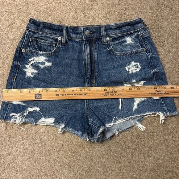 American Eagle Comfort Stretch Waistband Mom Short Destroyed Denim Size 6 - Picture 9 of 9